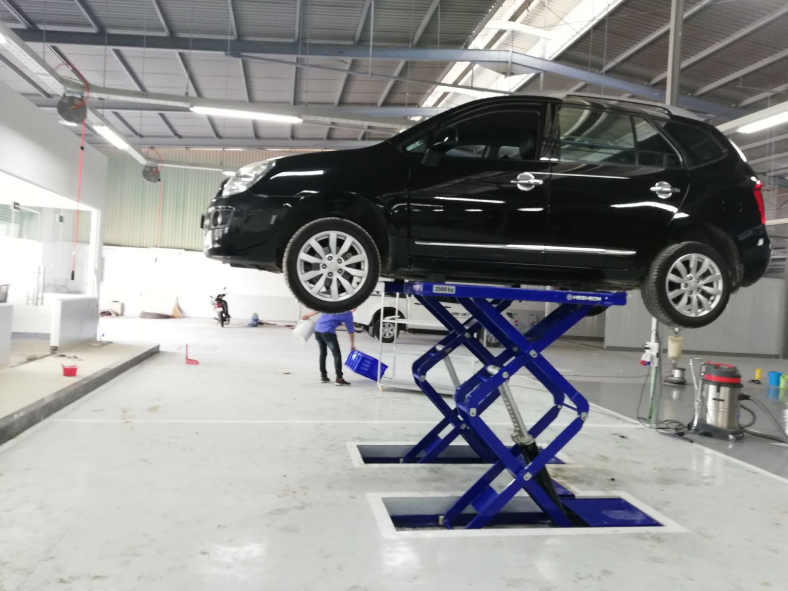 Cầu nâng ô tô cắt kéo Heshbon HL-35F